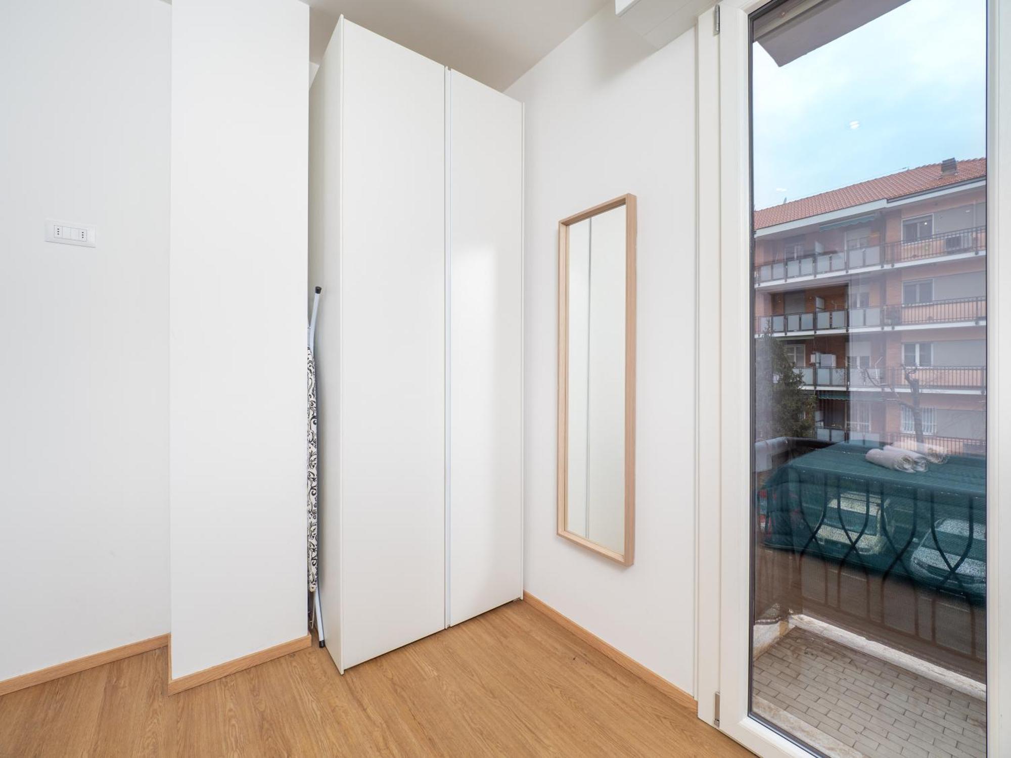 Milano 5 Guests - Modern Apt With Balcony Exterior photo
