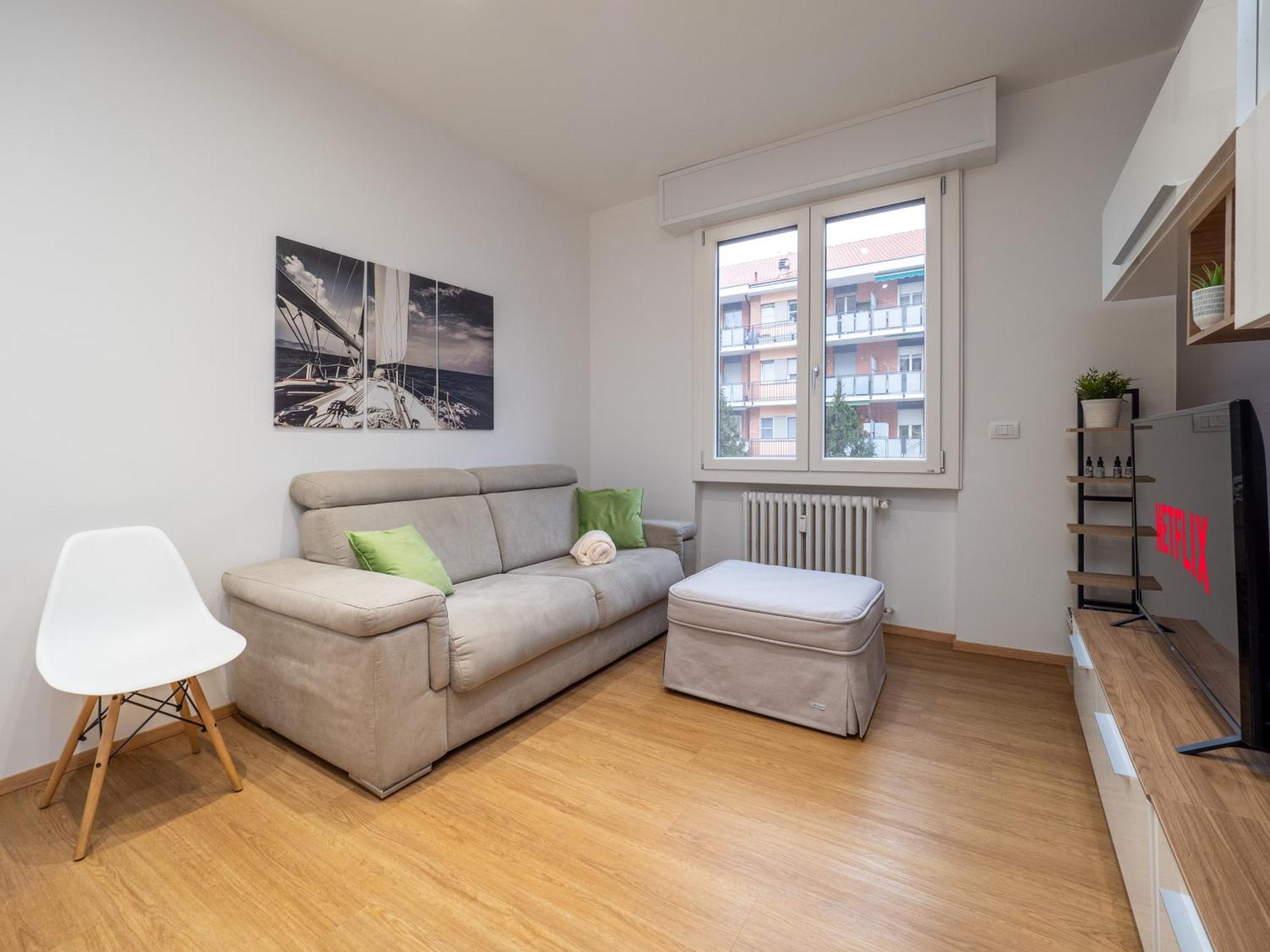 Milano 5 Guests - Modern Apt With Balcony Exterior photo
